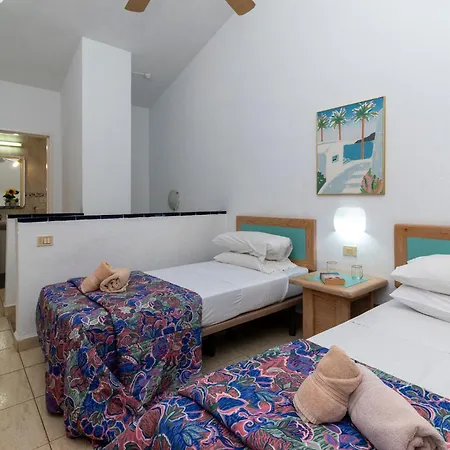 Lovely 1 Bedroom Communal Heated Pool 아파트 *