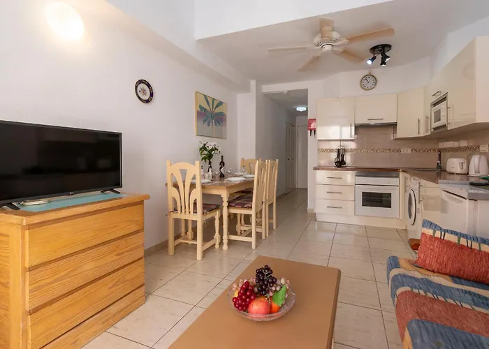 Lovely 1 Bedroom Communal Heated Pool * Лос Кристианос