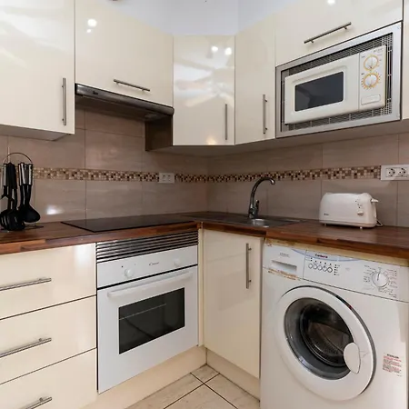 Lovely 1 Bedroom Communal Heated Pool 公寓 *