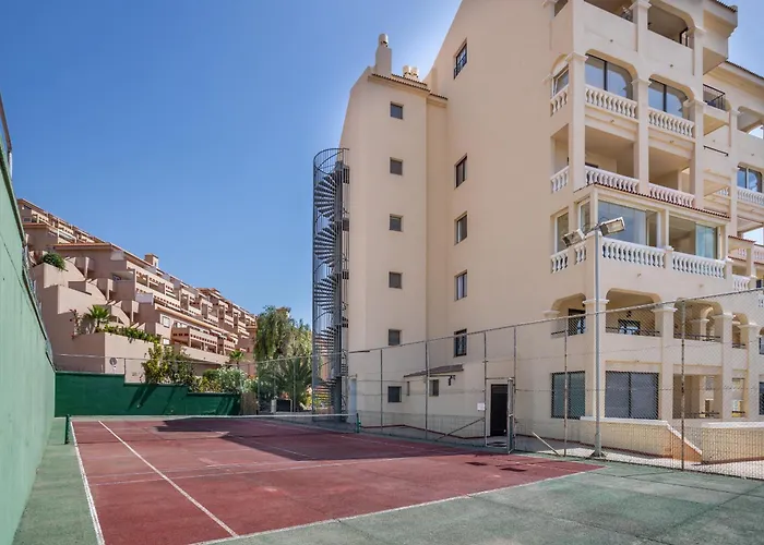 Apartment Lovely 1 Bedroom Communal Heated Pool *
