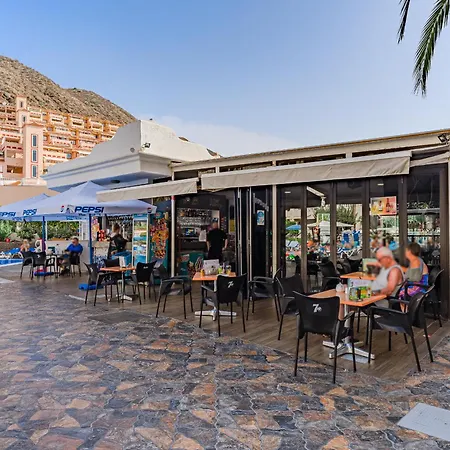 Lovely 1 Bedroom Communal Heated Pool Apartment Los Cristianos (Tenerife)