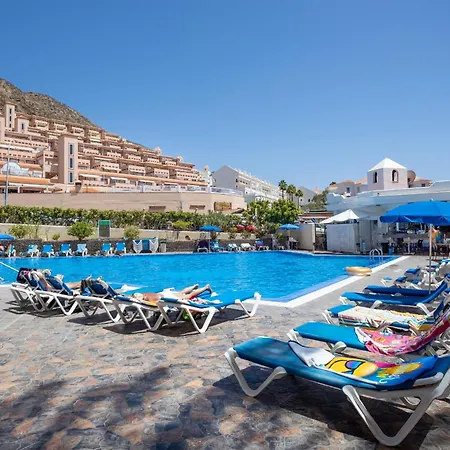 Lovely 1 Bedroom Communal Heated Pool Appartement