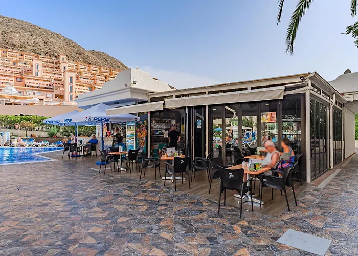 Lovely 1 Bedroom Communal Heated Pool Apartment Los Cristianos (Tenerife)